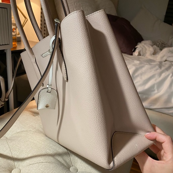 Kate Spade Purse - Picture 3 of 9